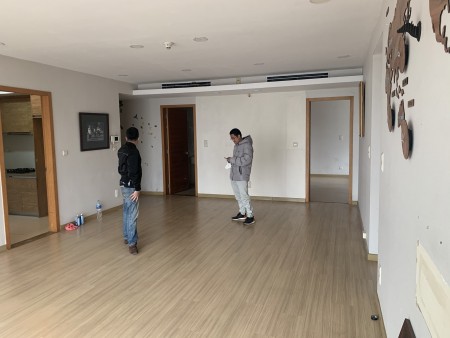 Cho thuê chung cư Sky City Láng Hạ 3 ngủ cơ bản 16 triệu. Lh 0377983070