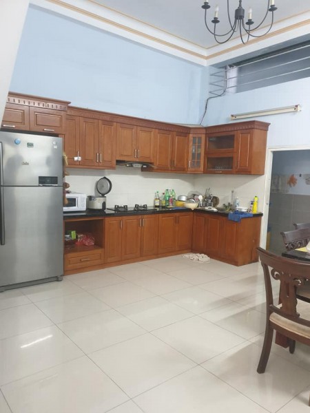 Bán nhà Đường Trần Bình Trọng DT: 68m2, LH : 0932155399.