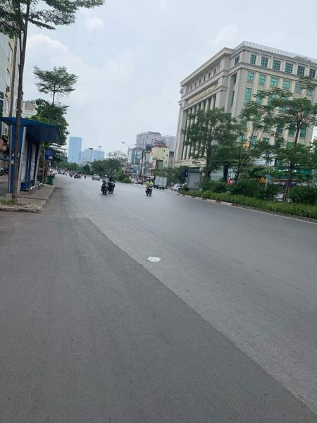 Nhỉnh 5 Tỷ Xã Đàn Phố Ô tô đỗ cửa dt 30m 4 Tầng mặt tiền 3m