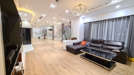 Bán gấp Mặt ngõ Đê Trần Khát Chân giá 2,1 tỷ, 28mx4T, ở luôn