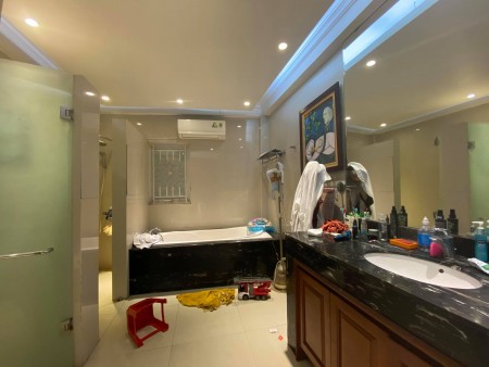 Bán nhà Quang Trung, oto đỗ cửa, 30m2, 5 tầng, mặt tiền 3,3m, giá nhỉnh 2 tỷ.