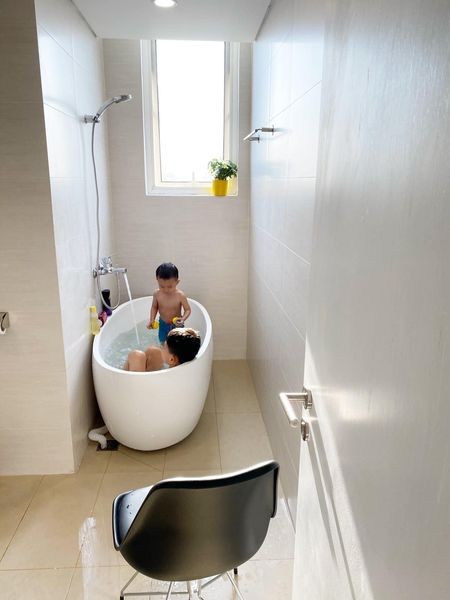 Vip Hoàng Quốc Việt dt 58m2 x 5 Tầng Thang Máy Gara ô tô Kinh Doanh