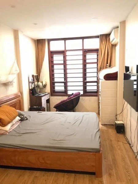 Bán nhà DT rộng, Doanh thu ổn, Gần Phố, 2 thoáng, Nở hậu chỉ 5 tỷ Quận Thanh Xuân. Lh 0902229291.