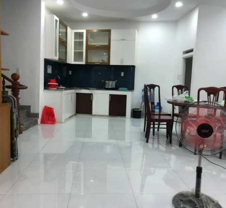 Bán CHDV cho thuê 20tr/tháng Phan Văn Trị, P.11, BT 92m2 giá 6.4 tỷ TL.