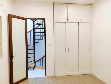 Bán nhà Nguyễn Trãi 24m2 lô góc nhỏ xinh nhà đẹp sổ vuông