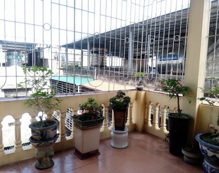 Bán gấp nhà đẹp quận Thanh Xuân, 35m2, ô tô đỗ, giá chỉ nhỉnh 2 tỷ