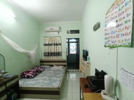 KẸT TIỀN BÁN GẤP NHÀ HOÀNG 2 TỶ QUÁ HIẾM