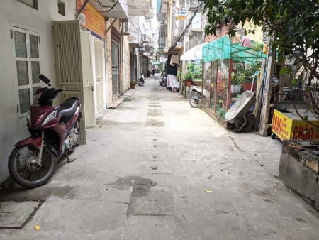 Gia đình cần bán gấp để đầu tư kinh doanh, nhà Quận Hai Bà Trưng tầng ở luôn được