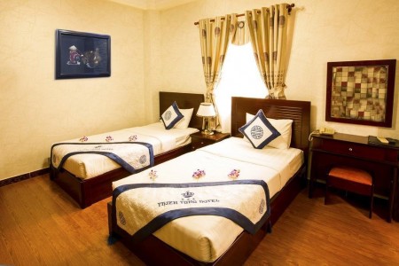 Cho thuê Khách sạn 70 phòng Mặt tiền Đường Phó Đức Chính, P.Nguyễn Thái Bình, Q.1 DT: 12 x 20m