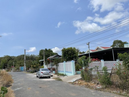 Cần bán lô đất Gò Cát, 1.25 tỷ/273m2, SHR, lô góc 2MT, khu dân cư đông đúc