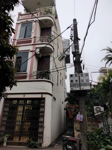 Bán nhà mua biệt thự. Nhà đẹp 4 tầng, diện tích 51m2, lô góc 3mặt thoáng tại Đại Mỗ.