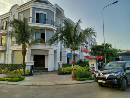 Nhà mới xây mặt tiền đường 25m gần chợ, trường học