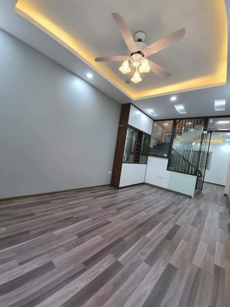 BÁN NHÀ NGÔ GIA TỰ - LÔ GÓC - THOÁNG, SÁNG, 45M2 x 4T, Ở LUÔN.