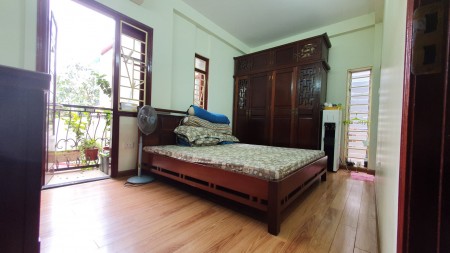 4.Bán nhà phố Huỳnh Văn Nghệ, Long Biên, nhà 3 tỷ cách ô tô 3m