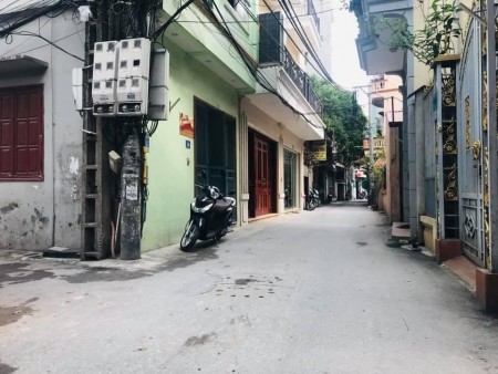NHÀ VĂN QUÁN NGÕ THOÁNG RỘNG GẦN Ô TÔ SỔ HOA HẬU HƯỞNG TRỌN TIỆN ÍCH KĐT VĂN QUÁN