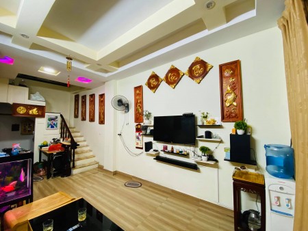Nhà Đẹp Nguyễn Chí Thanh 30m2 x 5 Tầng Chỉ 3.3 Tỷ.