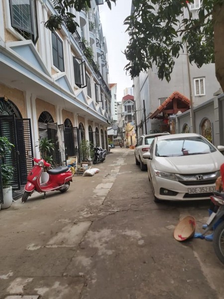 Chưa Đến 4 Tỷ Có Nhà Vũ Tông Phan 32m2 Oto Đỗ Cửa Ngày Đêm Gần Phố Dân Chí Cao