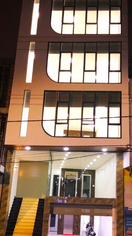 Cho thuê Tòa văn phòng 5 tầng 500 m2 trung tâm thành phố giá cực rẻ