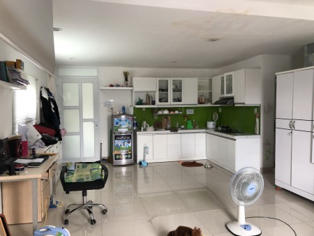 CHO THUÊ PHÒNG TRỌ RỘNG RÃI, FULL NỘI THẤT GẦN NGÃ TƯ HÀNG XANH