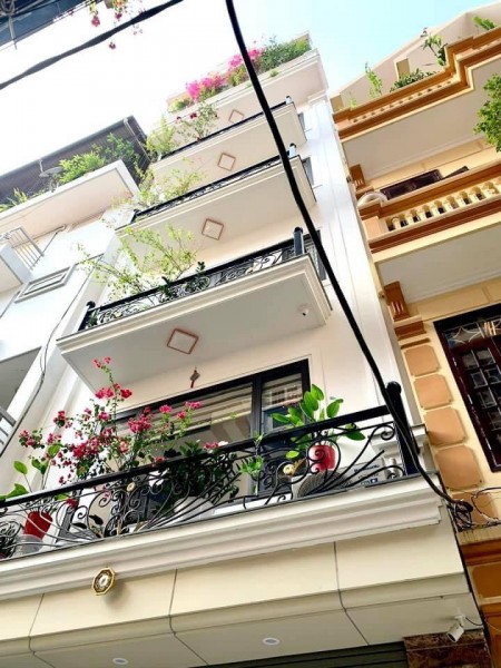 CỰC PHẨM LẠC LONG QUÂN THANG MÁY GARA Ô TÔ DT 50M 6 TẦNG GIÁ 10.8 TỶ