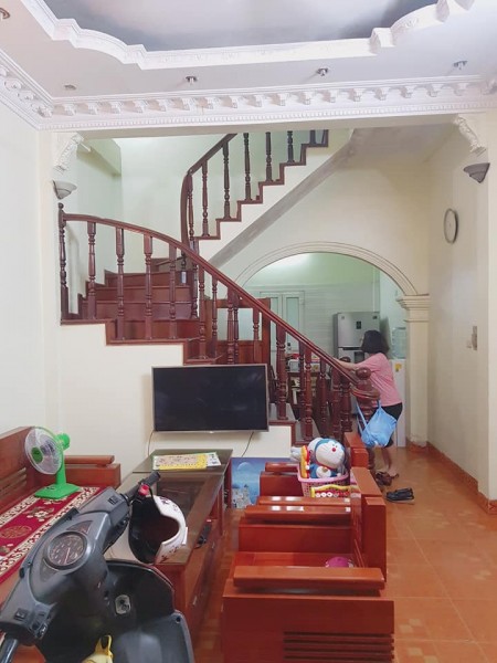 Gia đình bán nhà ngõ 850 Đ. Láng, 63mx4TxMT4.5m, 4.3tỷ