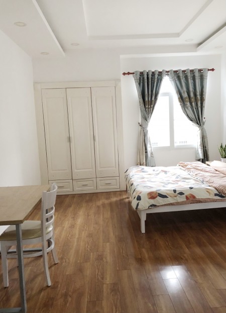 Phòng có cửa sổ, full nội thất Q7