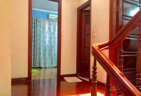 Bán nhà hiếm tại Vạn Phúc, Hà Đông, 35m2, ô tô đỗ, giá chỉ hơn 2 tỷ