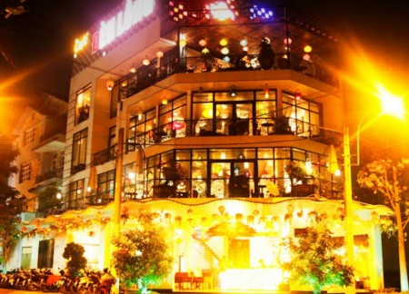 Cho thuê nhà 2 mặt tiền 30m. 300m2 Q Bình Tân tuyệt đẹp!