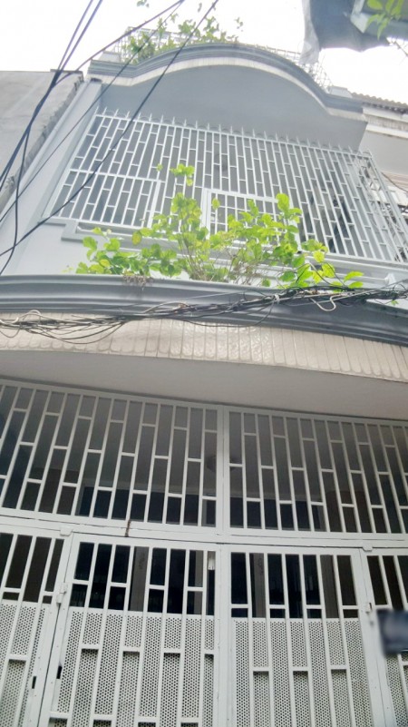 Bán nhà 2 lầu 31m2 hẻm 64 đường Trần Đình Xu P. Cô Giang Quận 1