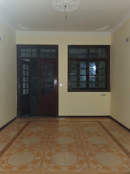 Bán Nhà phố ngọc lâm, vị trị đẹp . Ở Ngay