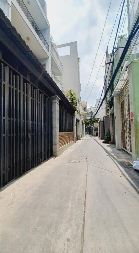 Bán Nhà Đường Lê Văn Sỹ Tân Bình Giá Rẻ, 50 m2, 3 lầu, 3 Phòng Ngủ.