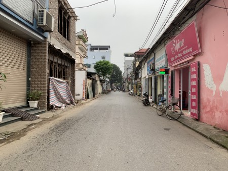 Bán nhà 2 tầng, mặt đường to, kinh doanh được tại ngõ 531 Thạch Bàn.