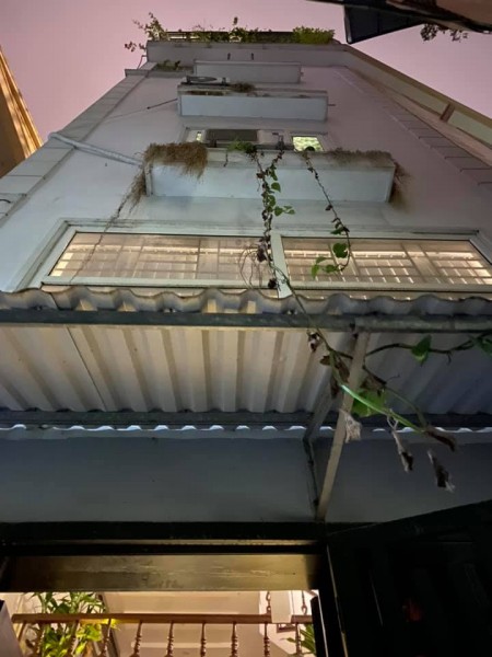 Siêu Phẩm Châu Âu Tại Cầu Giấy 32m2 x 6 Tầng, Lô Góc Chỉ 4,2 Tỷ.