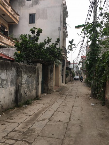 Bán 50m2 đất Yên Mỹ, Thanh Trì, mt 4m, ngõ hơn 4m ô tô vào nhà 0976151518