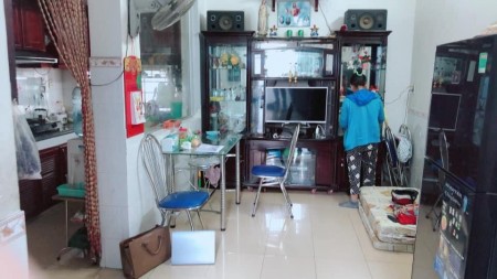 Bán nhà hẻm Trần Hưng Đạo, Phường Cầu Kho, Quận 1, giá chỉ nhỉnh 2 tỷ.