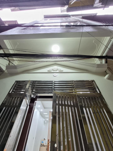 CẦN TIỀN BÁN GẤP KHU PHỐ NGUYỄN NGỌC NẠI Ô TÔ 7 CHỖ ĐỖ CỬA dt 20M MẶT PHỐ PHÂN LÔ QUÂN ĐỘI NHÀ SIÊU ĐẸP NỘI THẤT VIP
