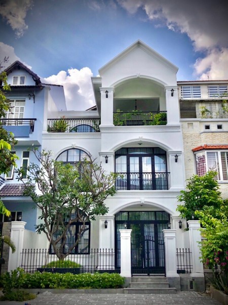 Villas Phú Mỹ Hưng - Kiến trúc Châu Âu Cực đẹp. Giá 37.5 tỷ
