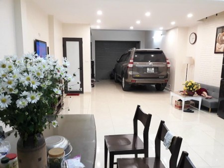 Bán nhà HIẾM phố Đặng Tiến Đông, gần Hồ ở thích 65m MT 4.5 ôtô vào nhà