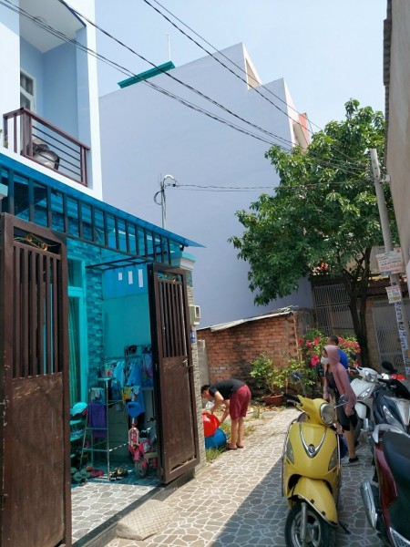 Đất TL16 dt 5 x 11m, sổ riêng, gần ngã tư ga, hướng Đông Nam