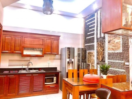 CHỢ NGỌC THỤY NGÕ TO NHƯ PHỐ THIẾT KẾ BẮC ÂU GẦN HỒ GẦN VƯỜN HOA SỔ NỞ HẬU