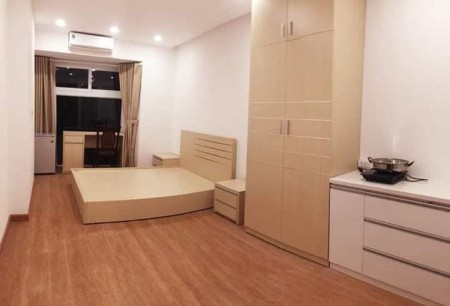 Bán Nhà phân lô Hoàng Quốc Việt 48m2 x 5T, ô tô tránh KD văn phòng, chỉ 9.6 tỷ