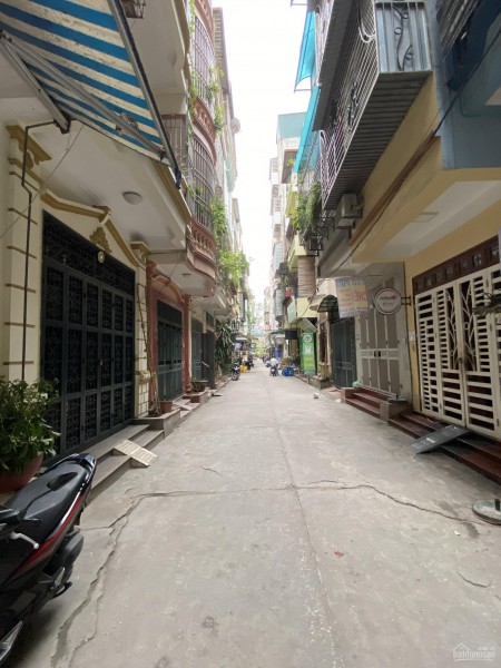 Bán nhà chính chủ phân lô Trần Quốc Hoàn, Cầu Giấy liên hệ: 0978717123