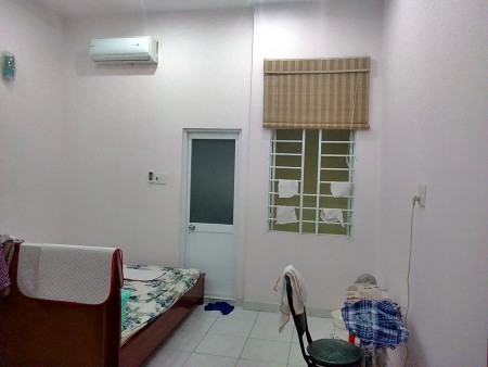 Chính chủ cho thuê nhà nguyên căn quận 7 gần vòng xoay Tân Thuận