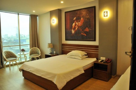 Sang nhượng khách sạn 22p Mặt tiền Đường Cộng Hòa, P.13, Q.Tân Bình. DT: 6 x 30m, 3 lầu