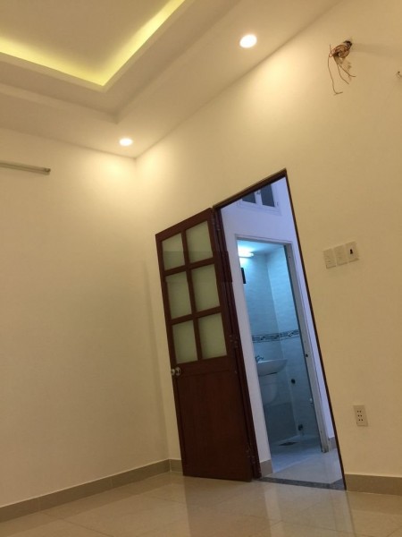 Cho thuê nhà nguyên căn hẻm 30 Lâm Văn Bền, P.Tân Kiểng