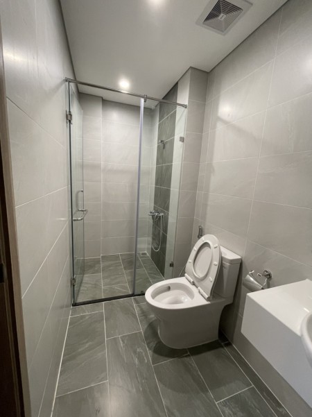 Cho thuê gấp căn góc 2 ngủ 2 wc vinhomes smart city đủ đồ gỗ thiếu đồ điẹn tử giá tốt