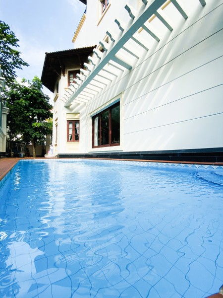 Cho Thuê Villa Hồ bơi sân vườn 250m2 đầy đủ nội thất Nguyễn văn hưởng Thảo Điền Quận 2 MS:42