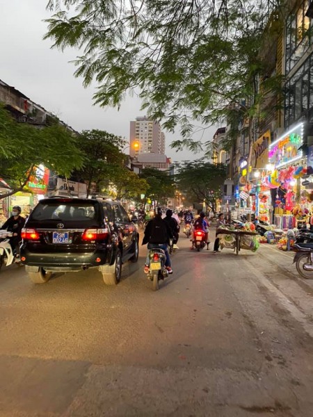 Hiếm bán Tòa nhà 7 tầng phố Thái Thịnh, Đống Đa 95m2 24 phòng khép kín full nội thất, thang máy 15 tỷ, LH Nam Mp 0964447986