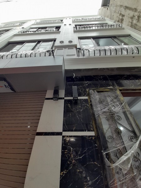 Nhà phân lô Ngõ 218 Lạc Long Quân Trích Sài: 5 Tầng, giá 2,98 tỷ