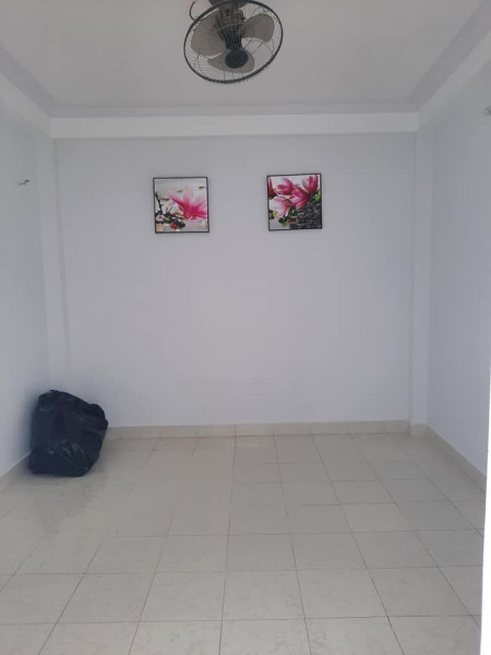 Bán nhà mặt tiền 4m, 4 tầng quận 3, chỉ 4,5 tỷ thương lượng.